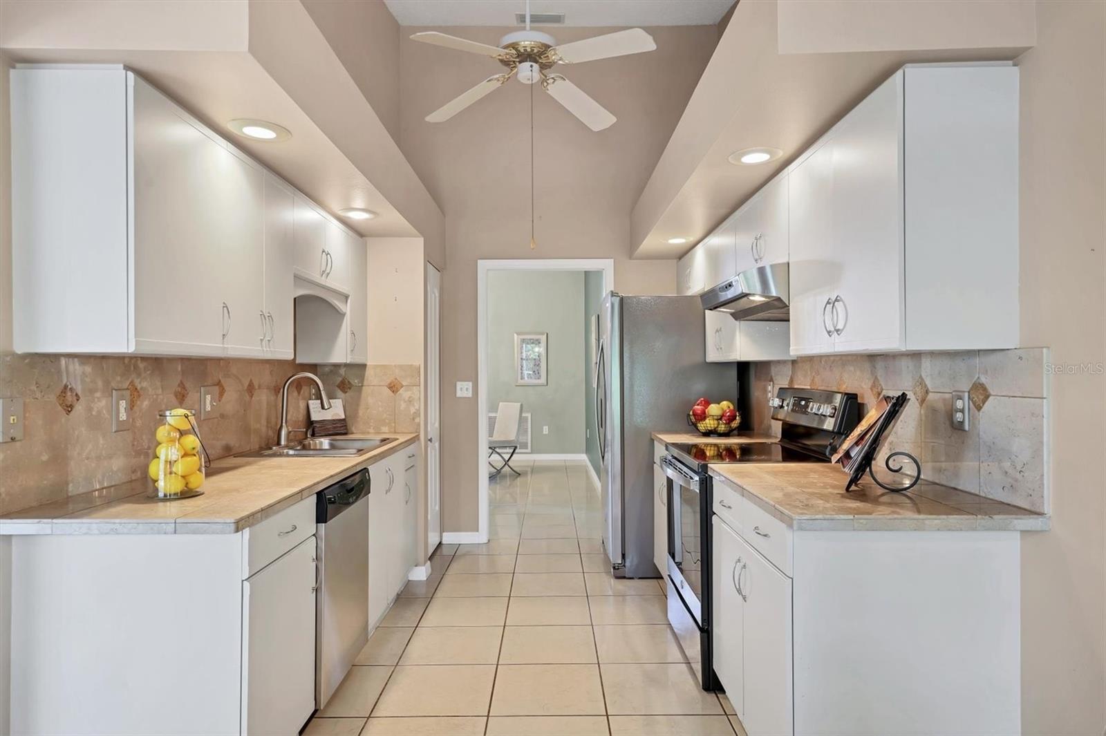 Image 12 of 35 For 5691 Beaurivage Avenue