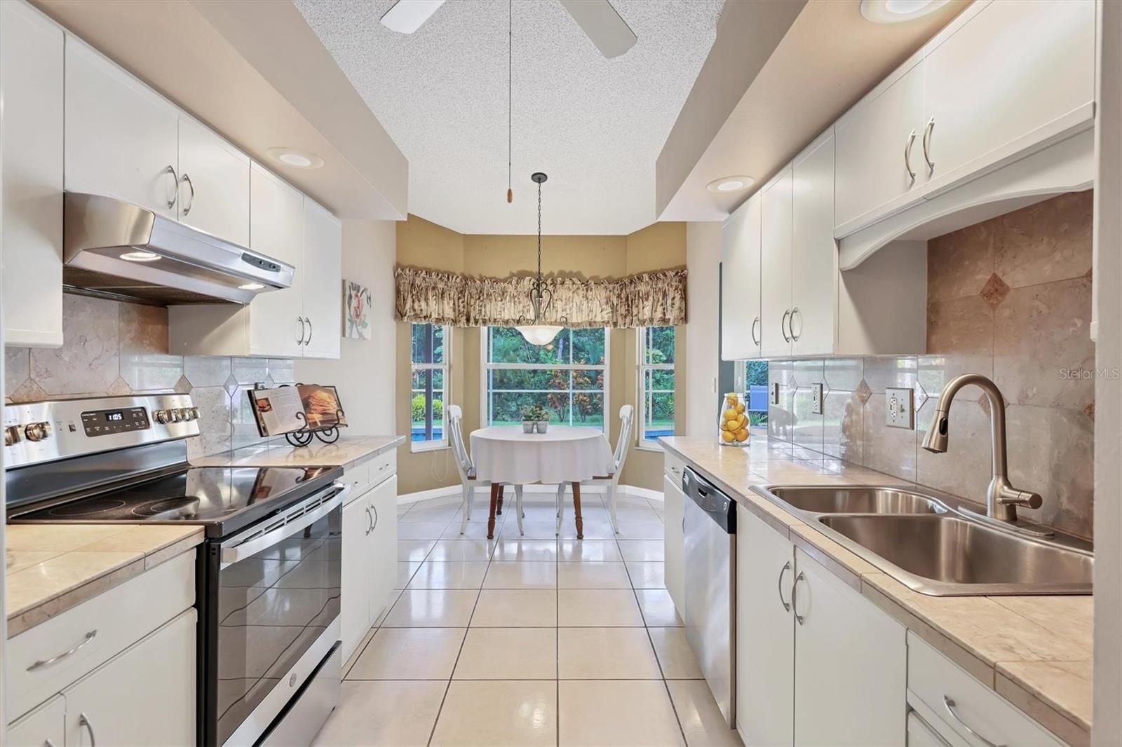 Image 14 of 35 For 5691 Beaurivage Avenue