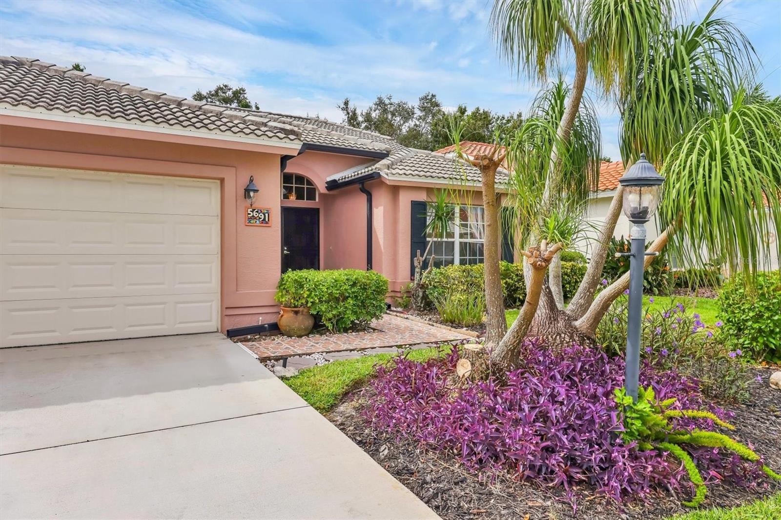 Image 2 of 35 For 5691 Beaurivage Avenue