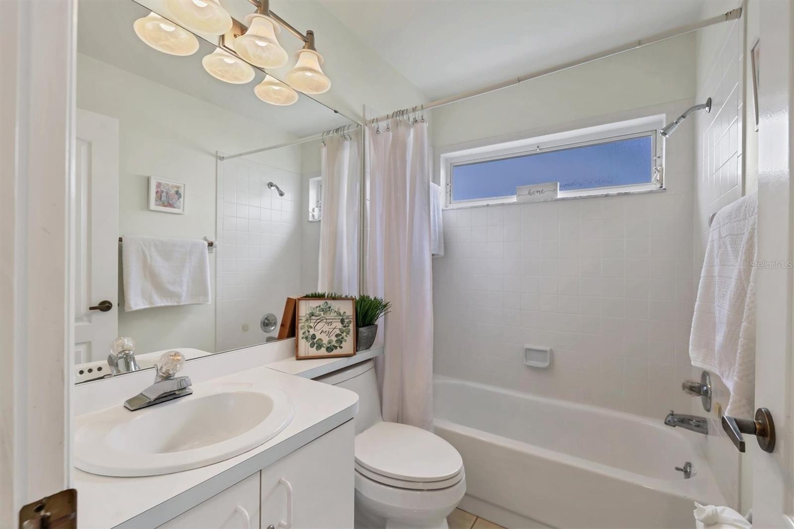 Image 22 of 35 For 5691 Beaurivage Avenue