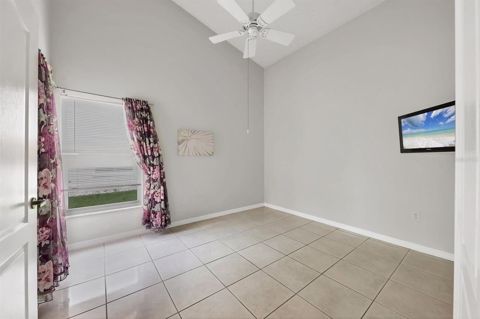 Image 23 of 35 For 5691 Beaurivage Avenue