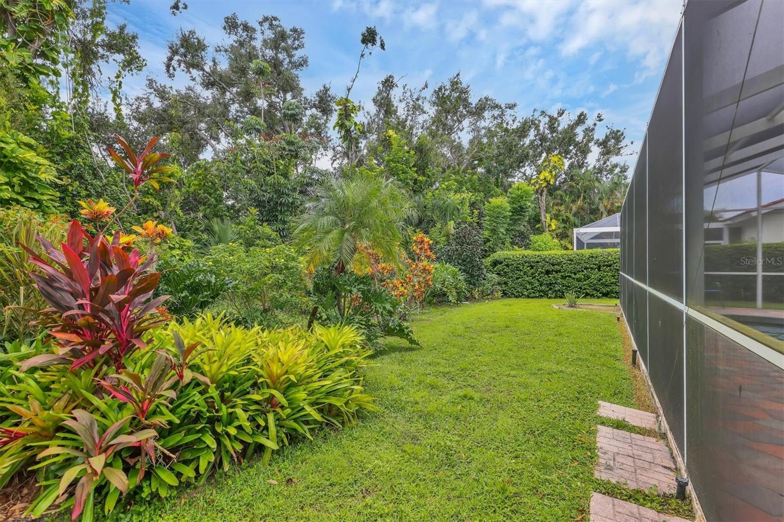 Image 33 of 35 For 5691 Beaurivage Avenue