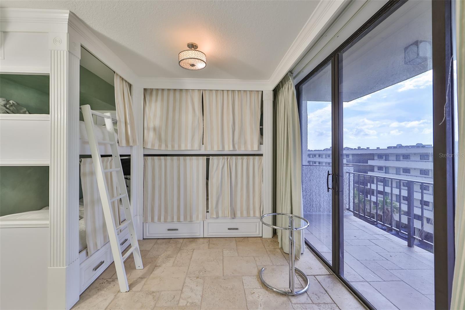Image 22 of 42 For 5396 Gulf Boulevard 602