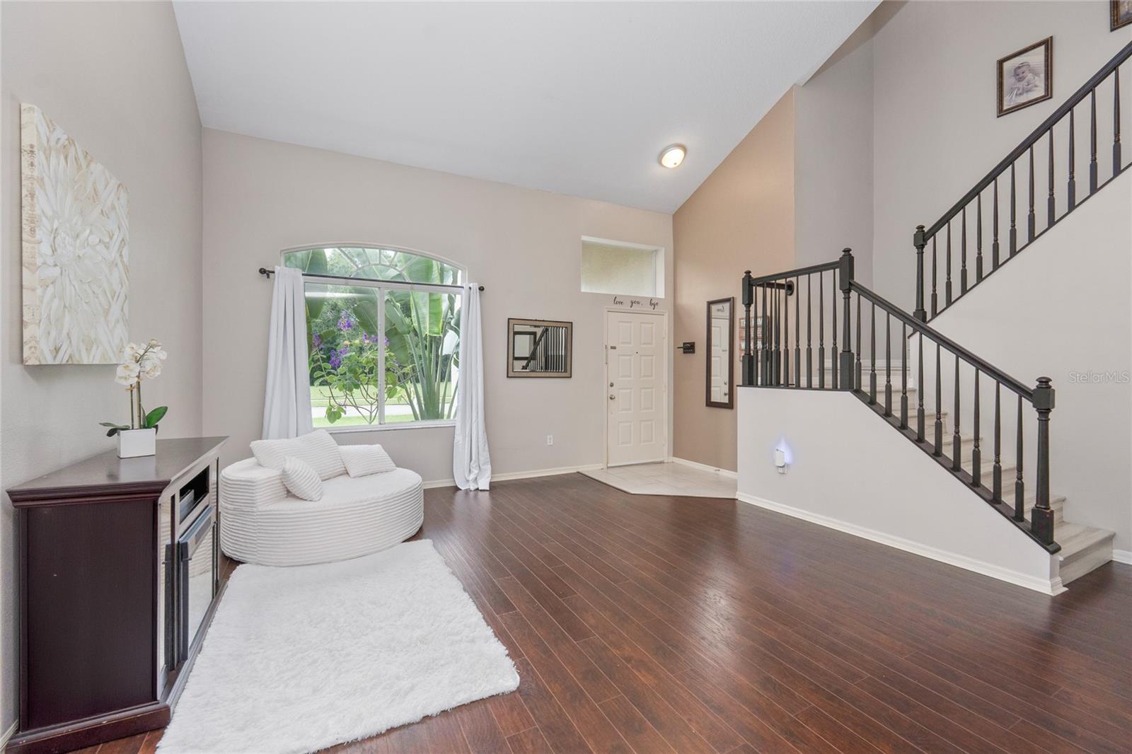 Image 18 of 60 For 13234 Royal George Avenue