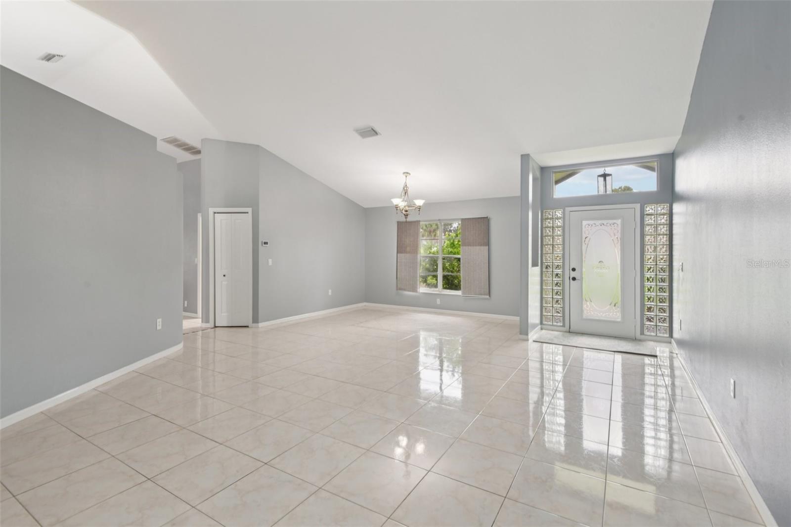 Image 16 of 41 For 13001 Jocelyn Way