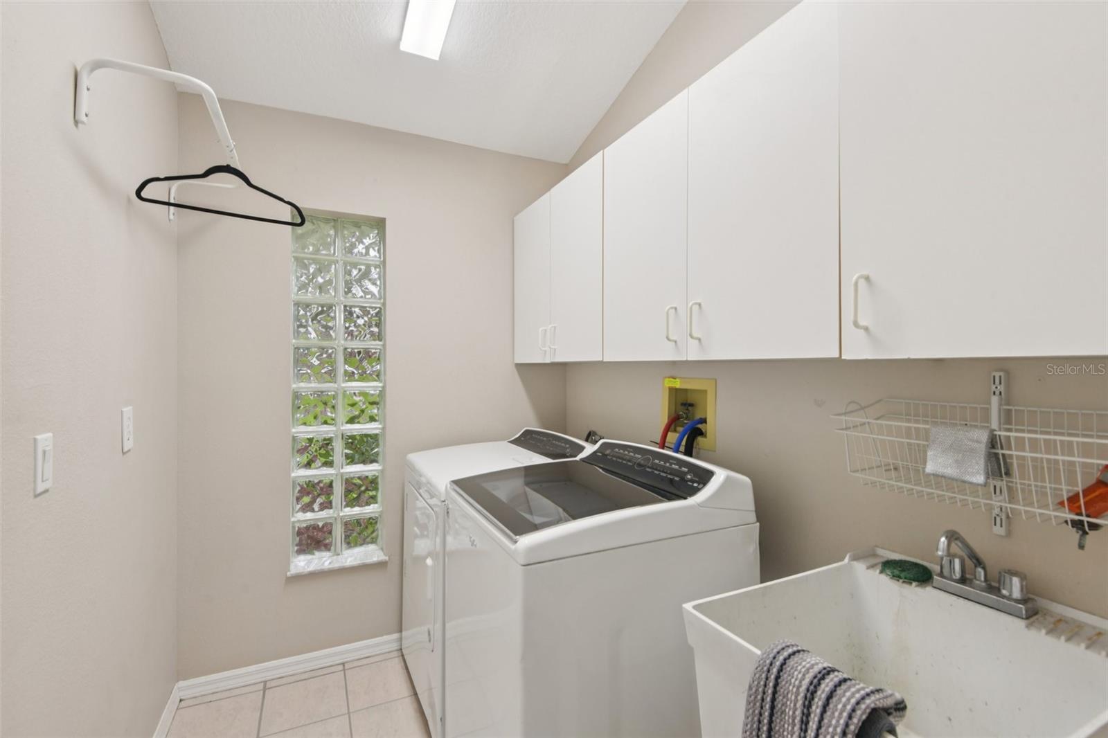 Image 26 of 41 For 13001 Jocelyn Way