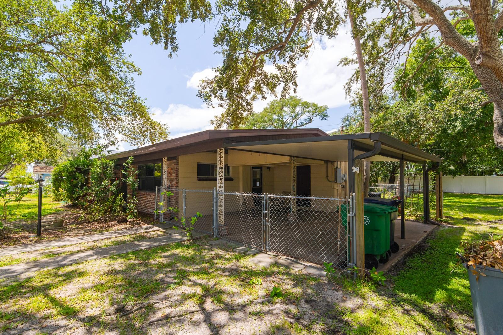Image 14 of 42 For 620 Davis Boulevard