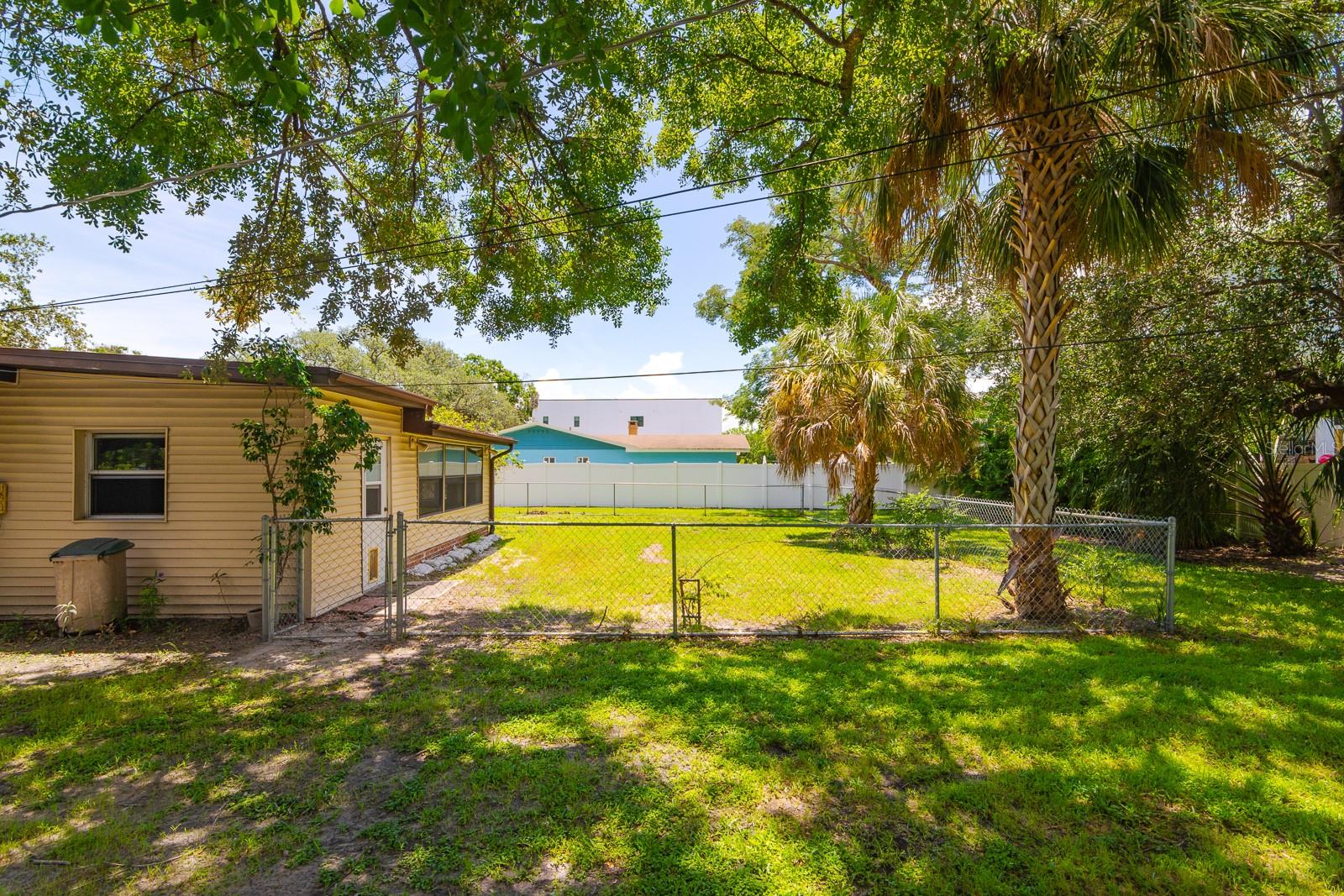 Image 22 of 42 For 620 Davis Boulevard