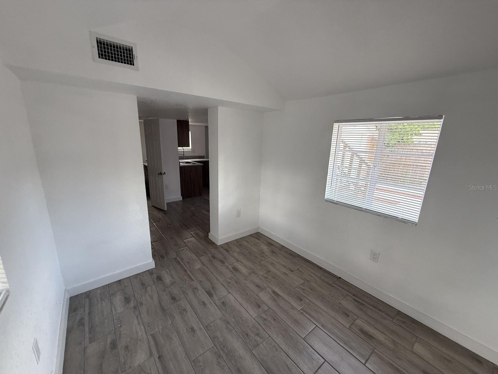 Image 15 of 30 For 2710 53rd Avenue N