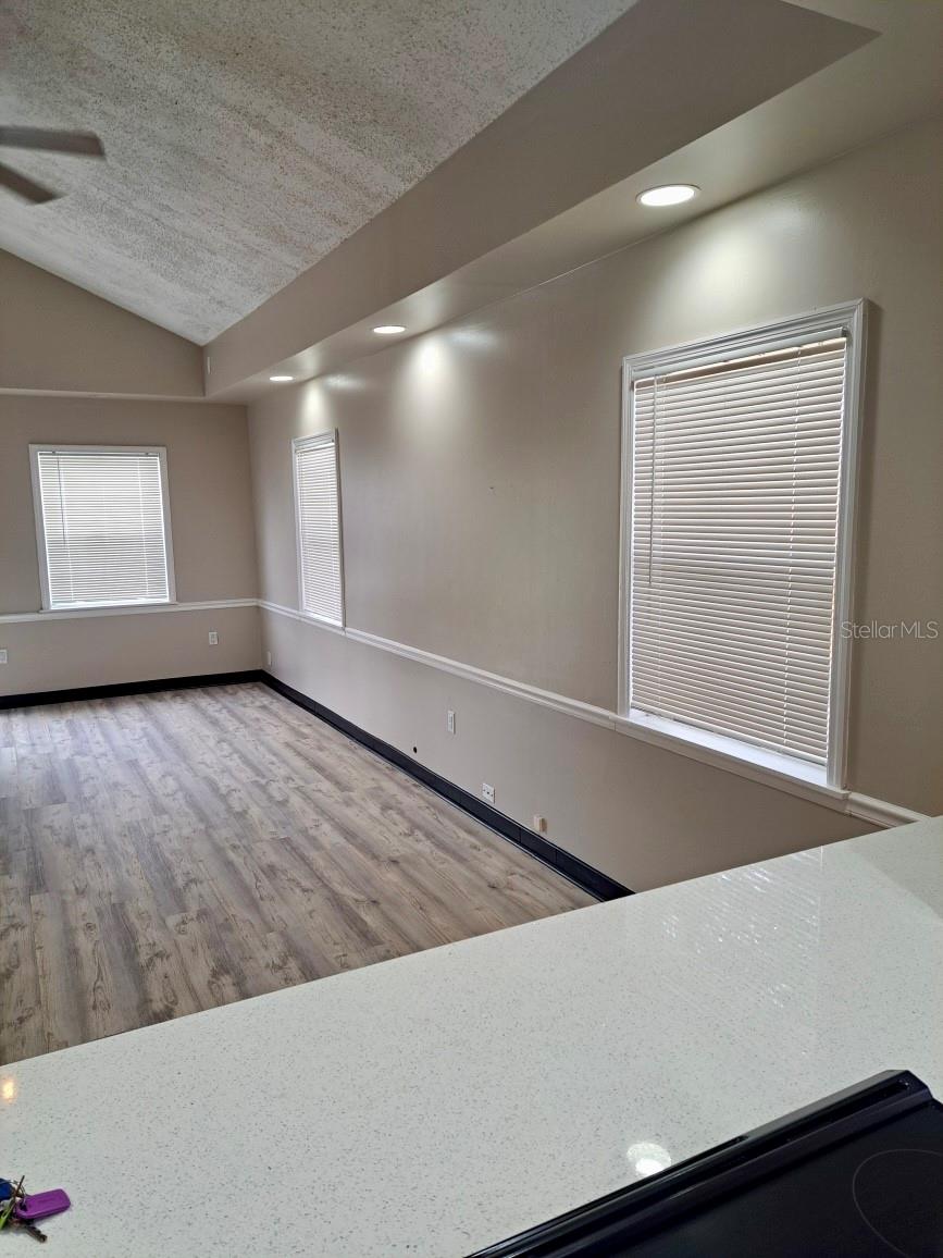 Image 13 of 52 For 605 Spruce Street