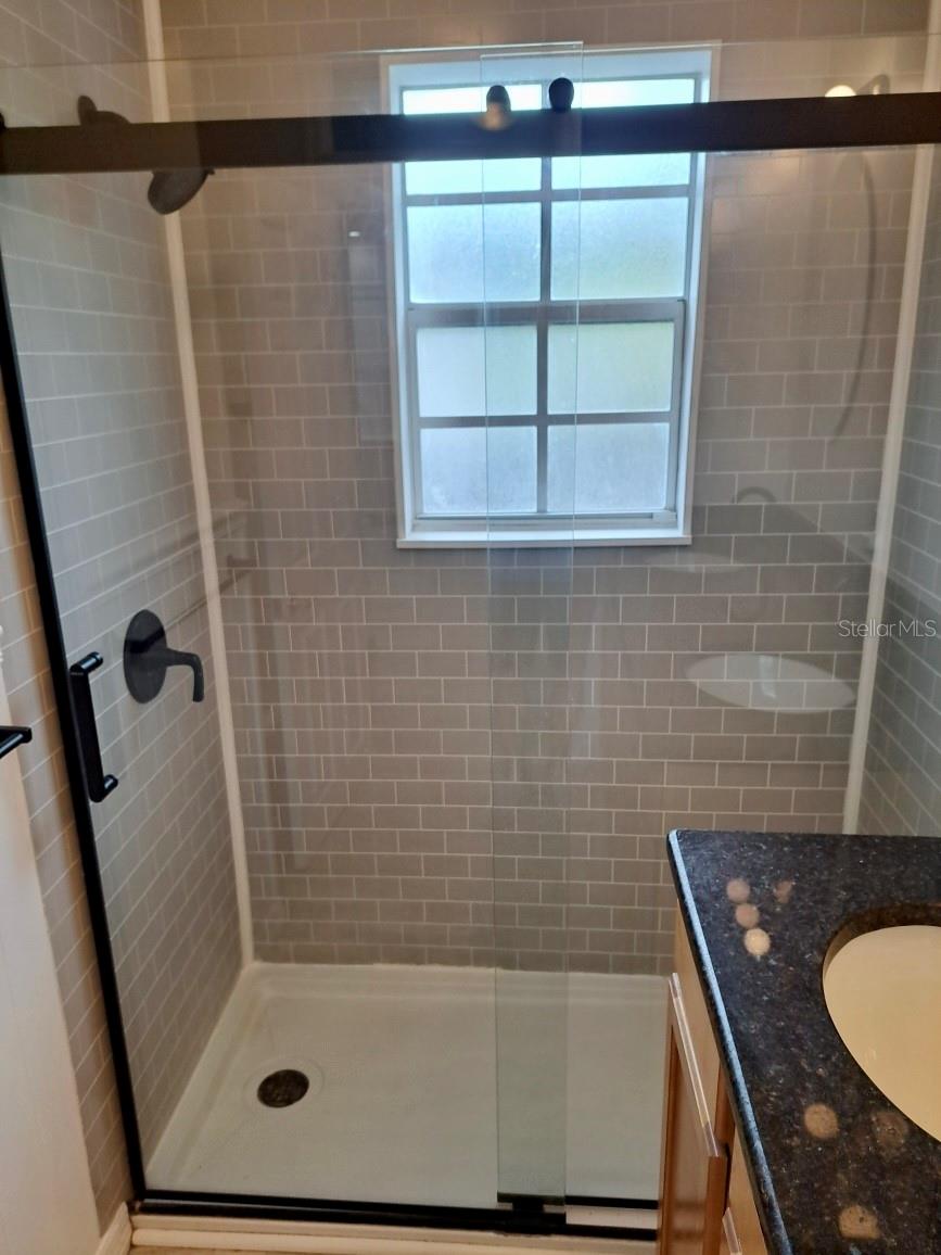 Image 18 of 52 For 605 Spruce Street