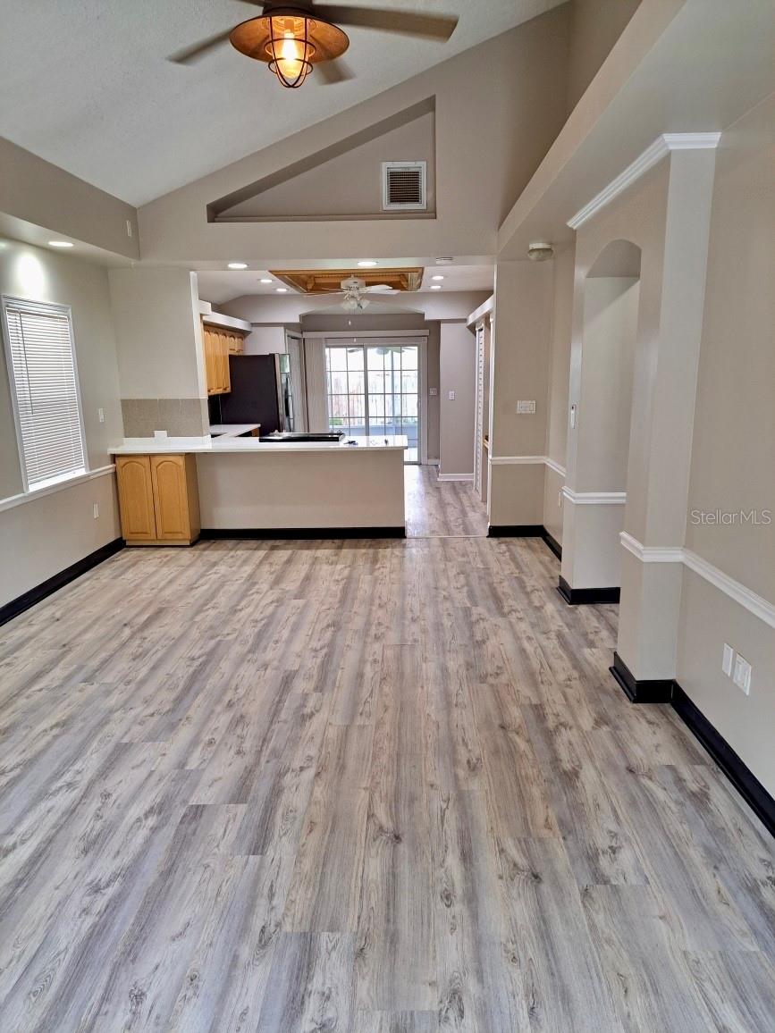Image 4 of 52 For 605 Spruce Street