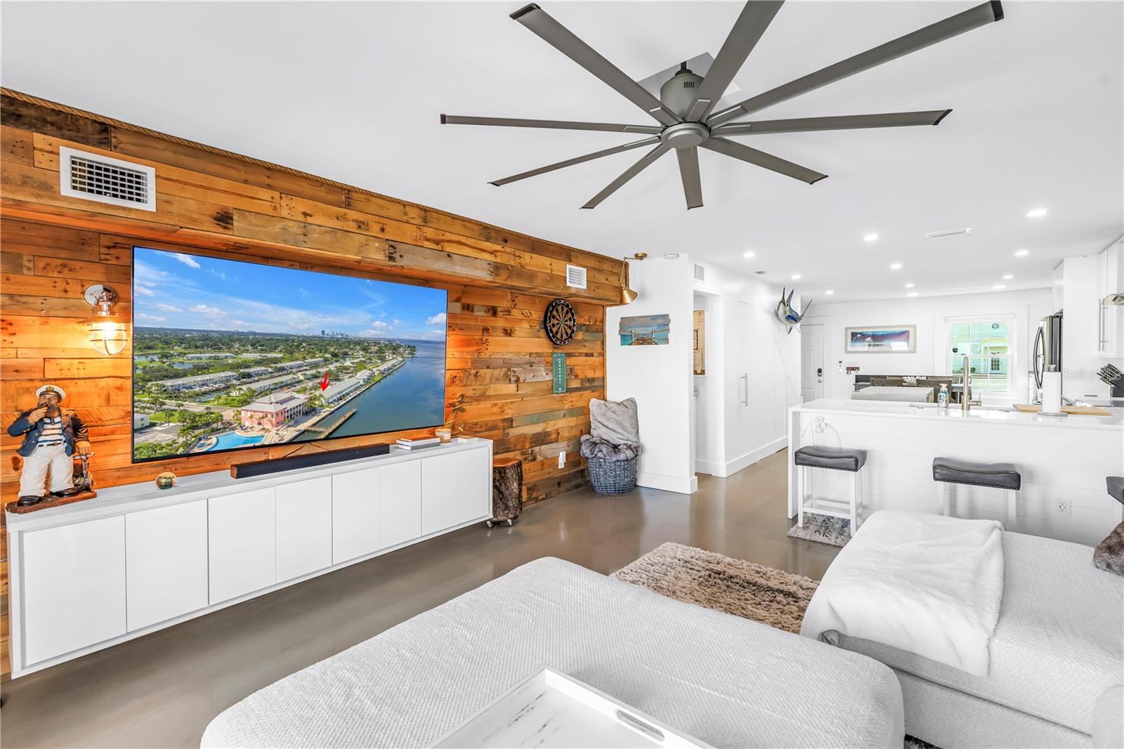 Image 21 of 62 For 4982 Coquina Key Drive Se