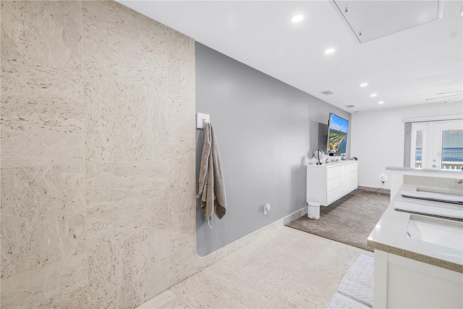 Image 25 of 62 For 4982 Coquina Key Drive Se