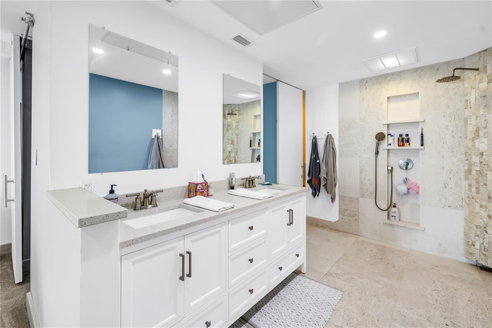 Image 27 of 62 For 4982 Coquina Key Drive Se