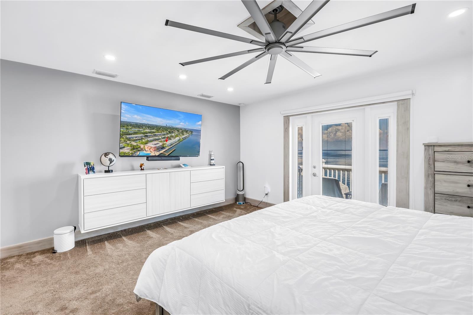 Image 31 of 62 For 4982 Coquina Key Drive Se