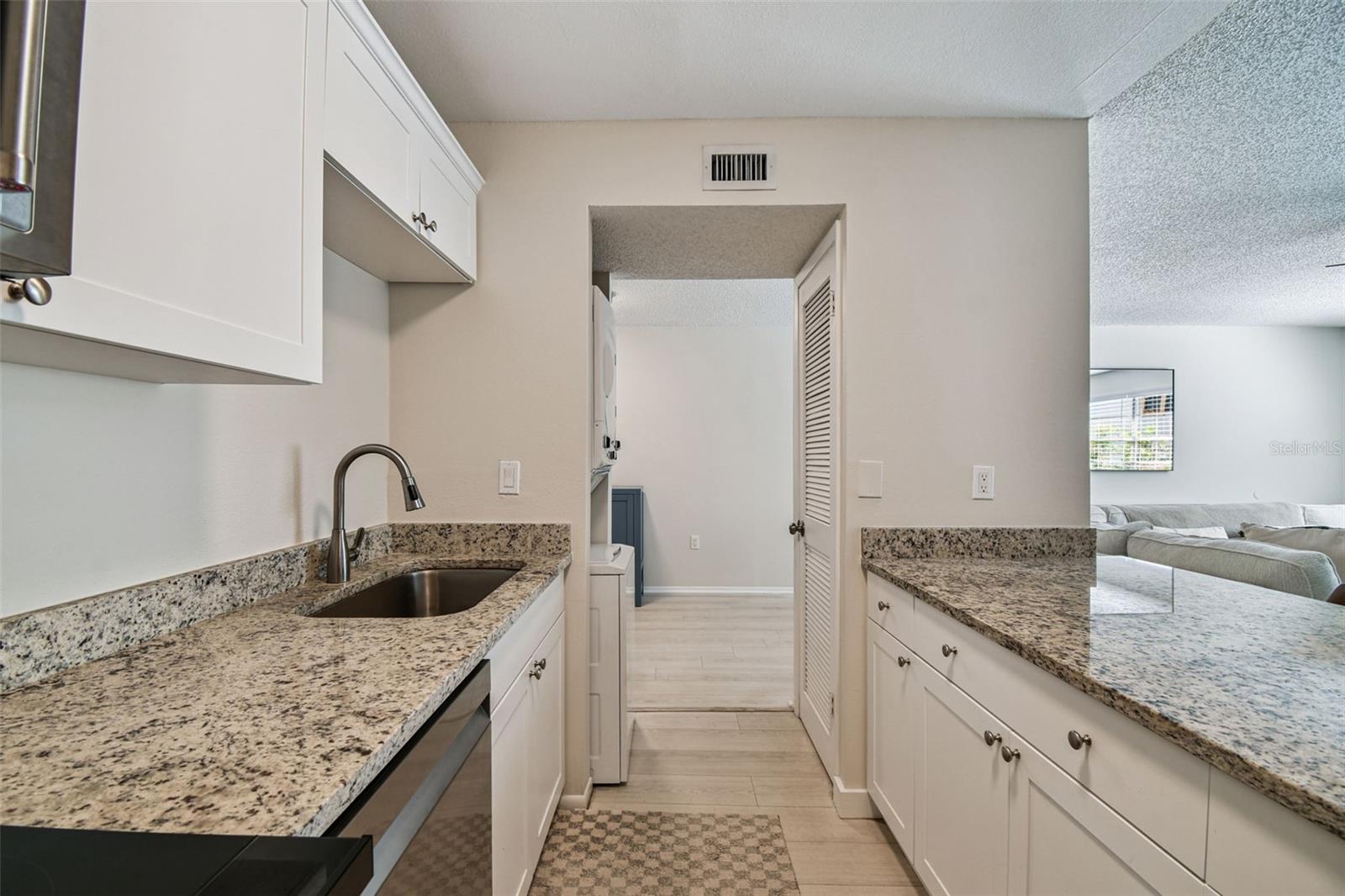 Image 10 of 21 For 11922 Dietz Drive