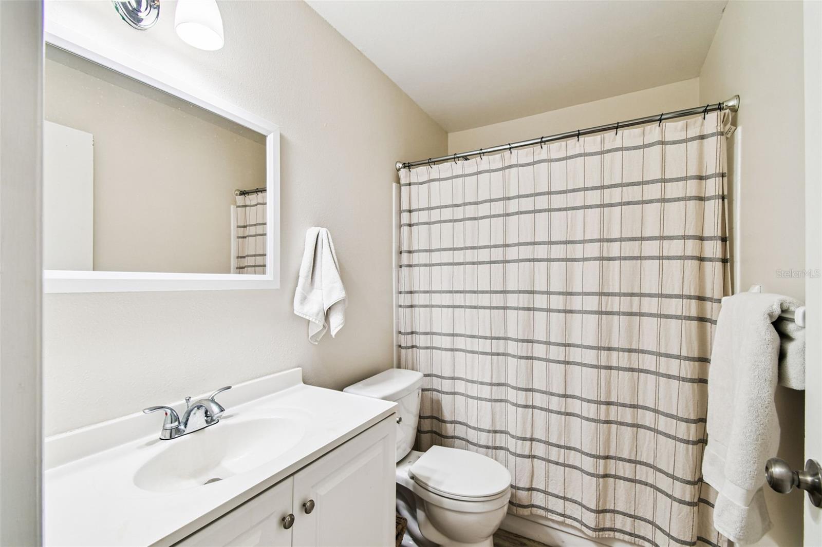 Image 11 of 21 For 11922 Dietz Drive