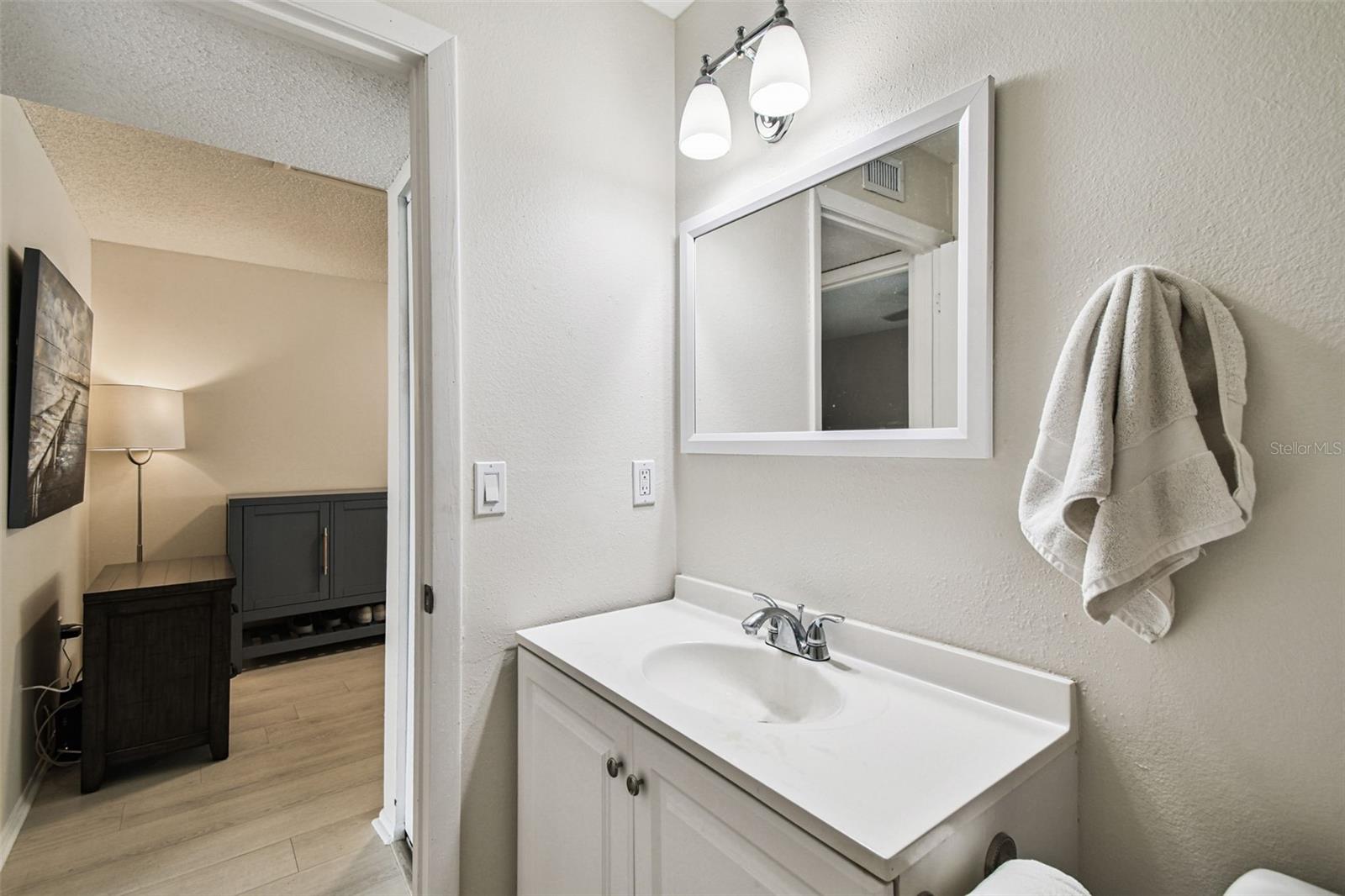 Image 12 of 21 For 11922 Dietz Drive