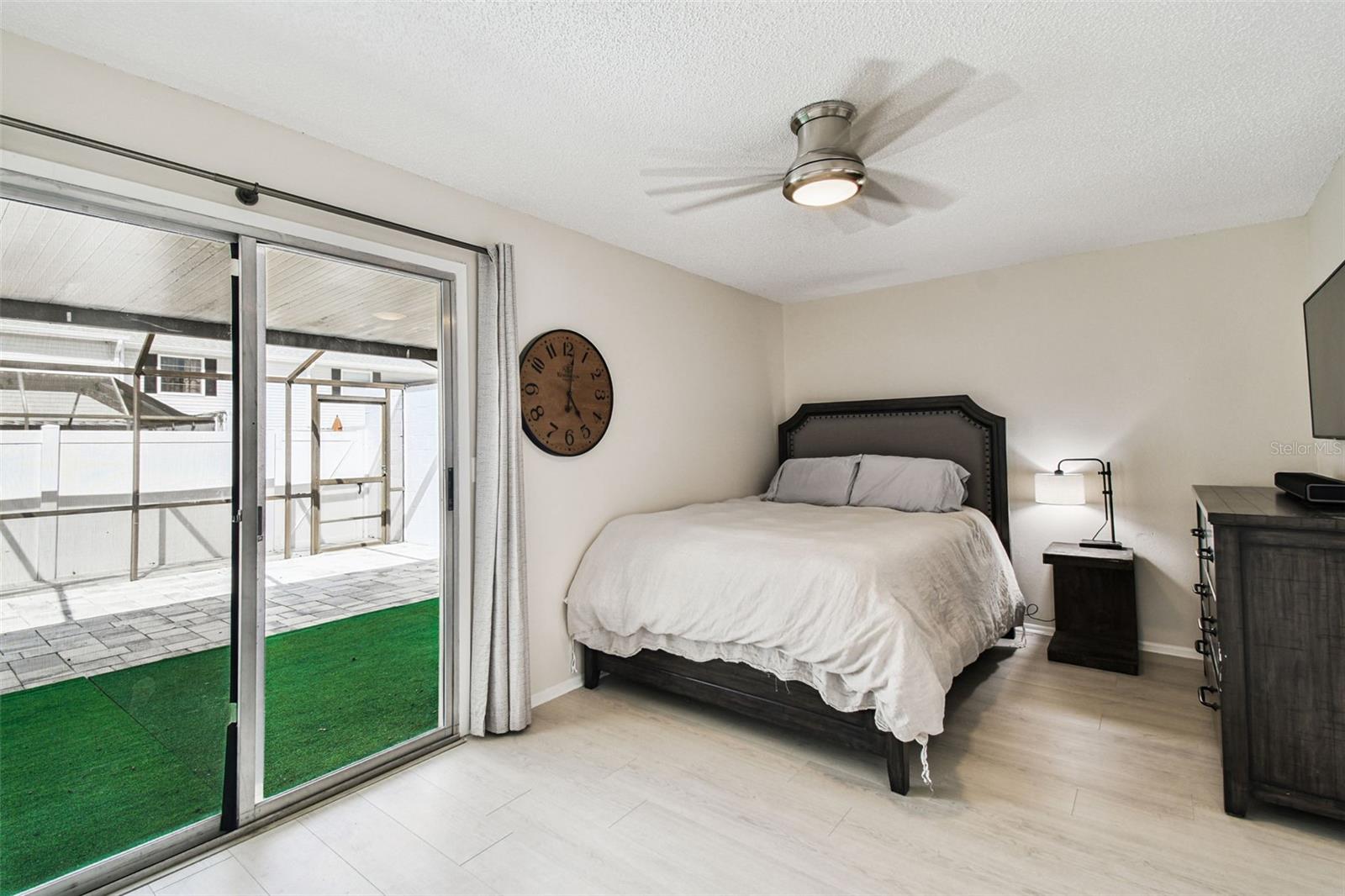 Image 13 of 21 For 11922 Dietz Drive