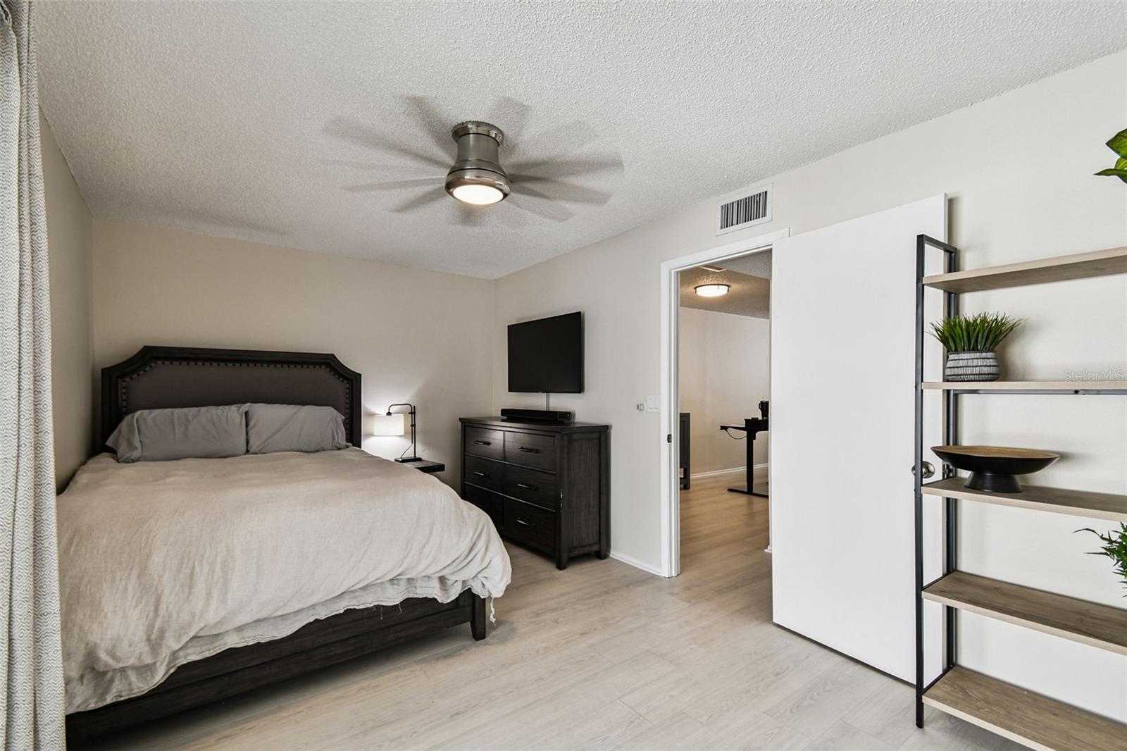 Image 14 of 21 For 11922 Dietz Drive