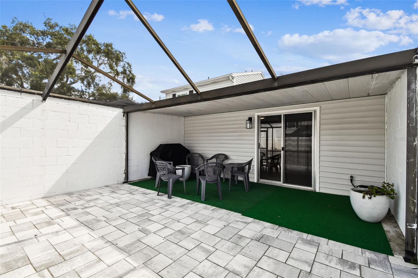Image 16 of 21 For 11922 Dietz Drive