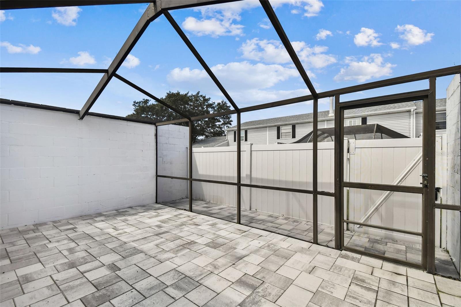 Image 17 of 21 For 11922 Dietz Drive