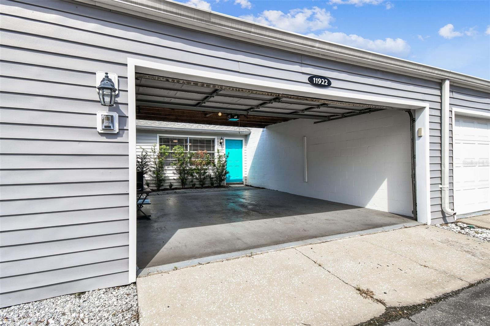 Image 18 of 21 For 11922 Dietz Drive