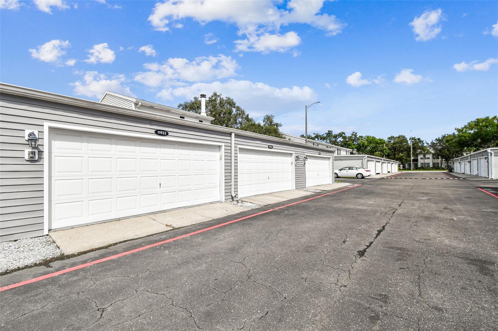 Image 19 of 21 For 11922 Dietz Drive
