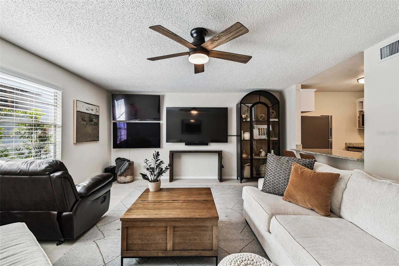 Image 3 of 21 For 11922 Dietz Drive