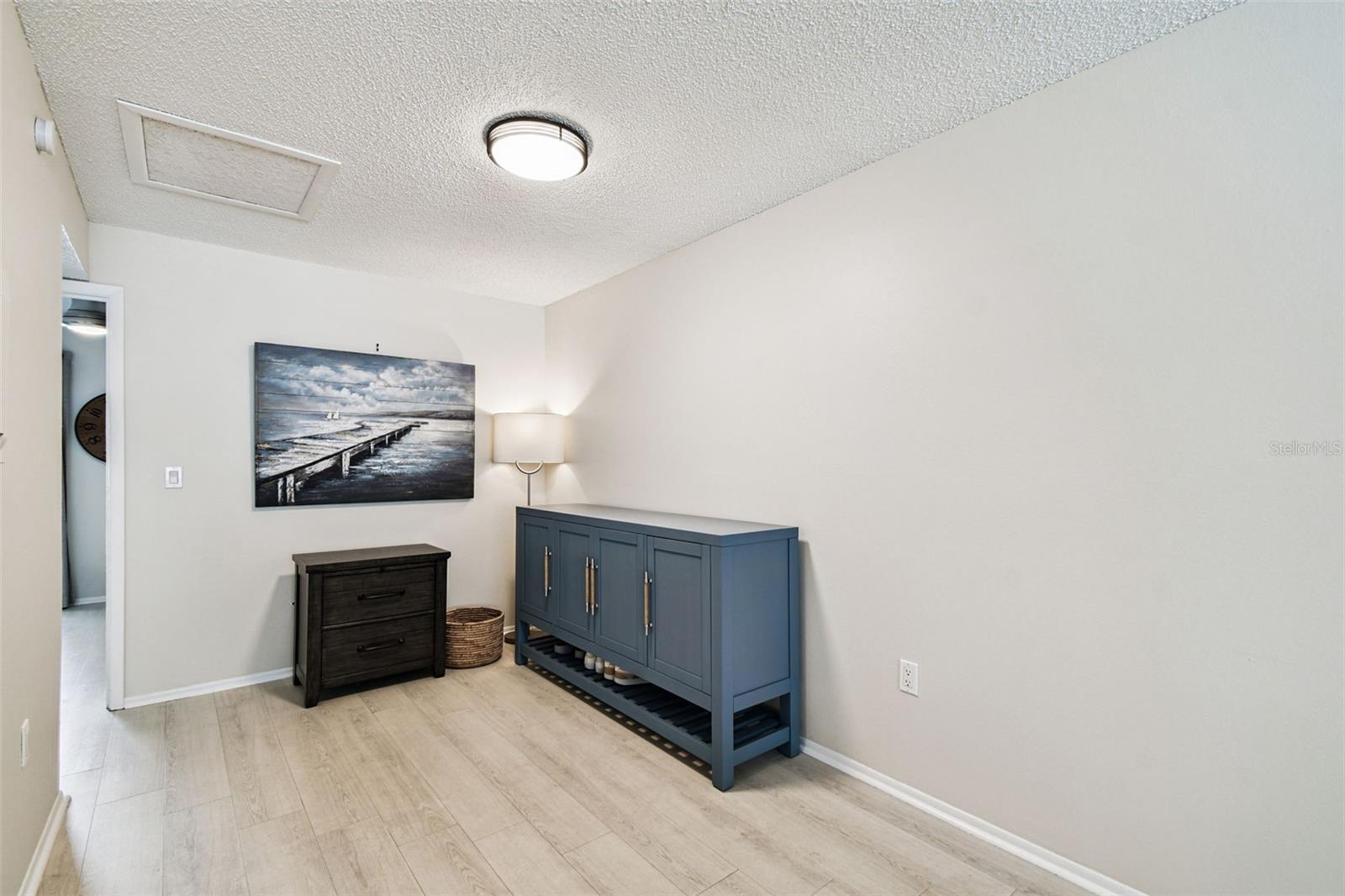 Image 6 of 21 For 11922 Dietz Drive