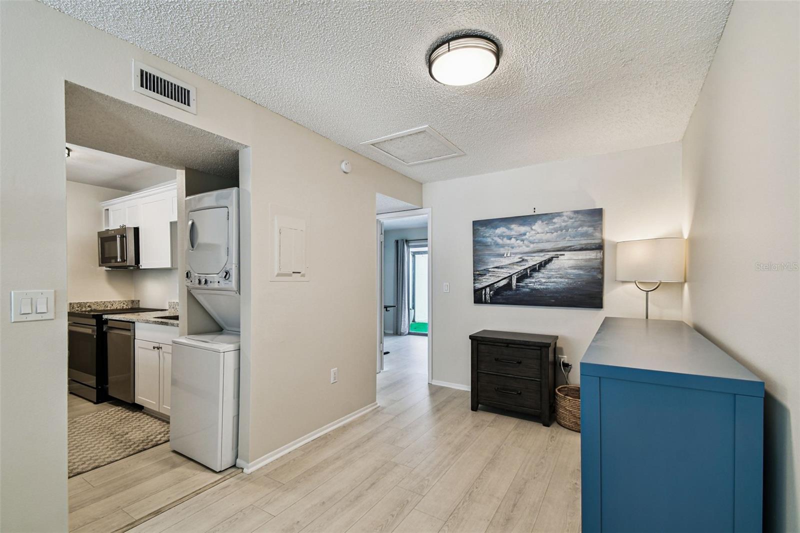 Image 7 of 21 For 11922 Dietz Drive