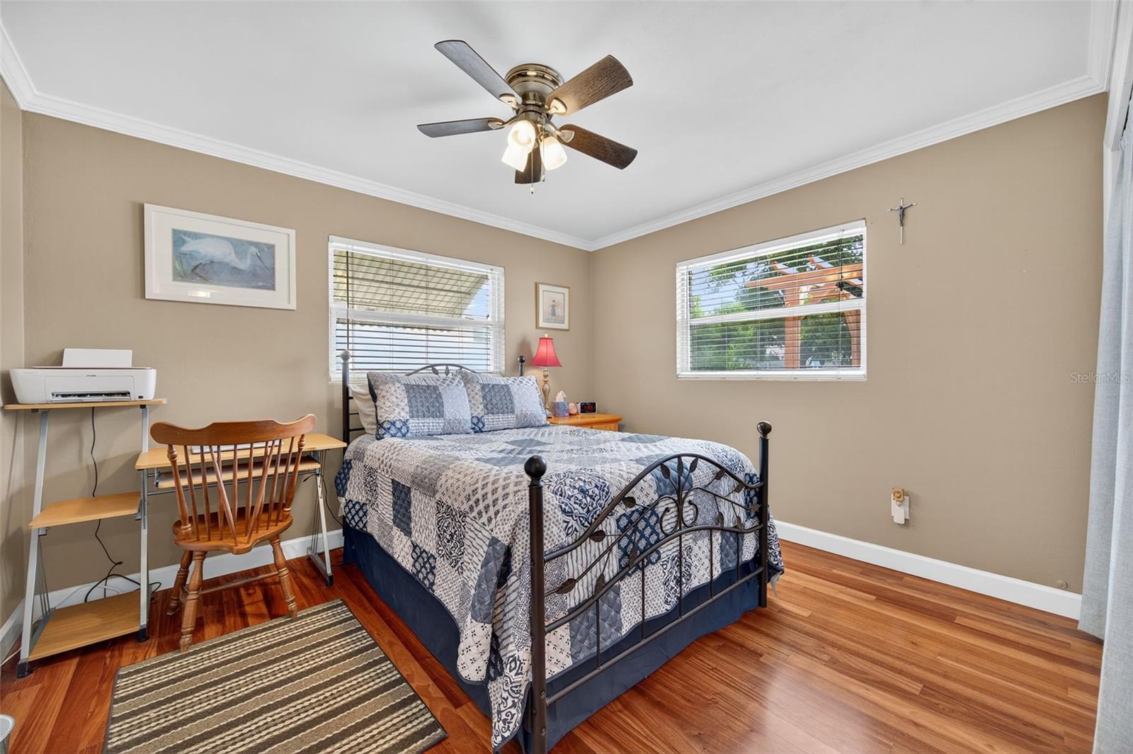 Listing photo id 22 for 1667 Suffolk Drive