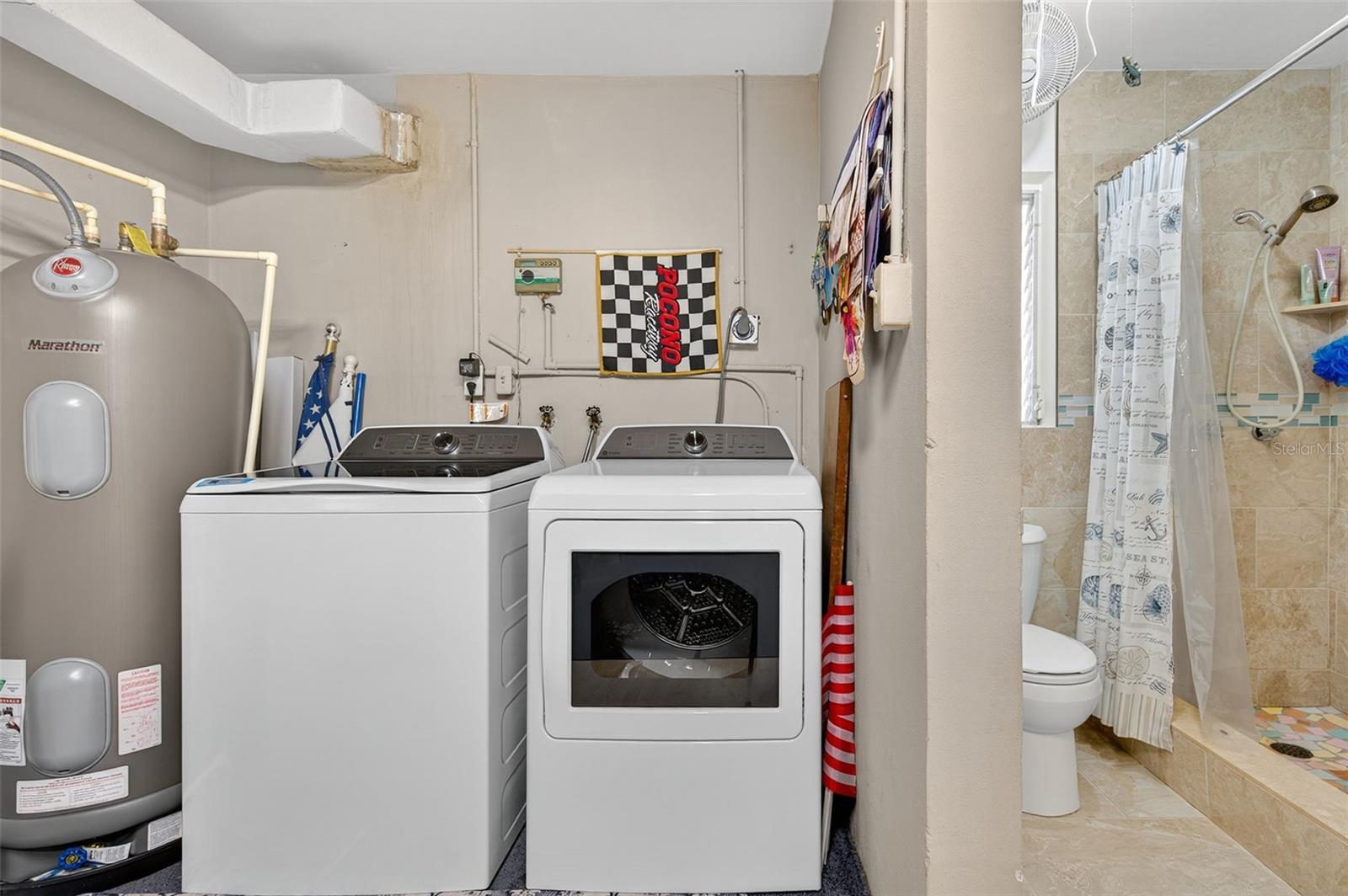 Listing photo id 34 for 1667 Suffolk Drive