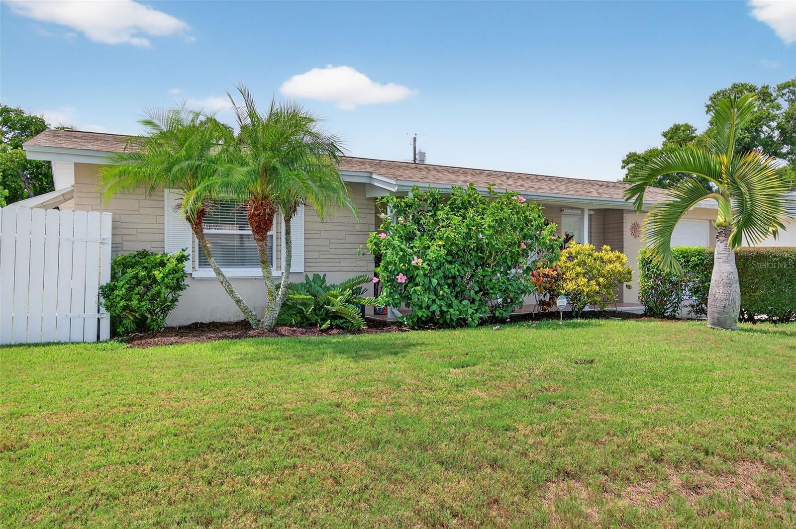 Listing photo id 45 for 1667 Suffolk Drive