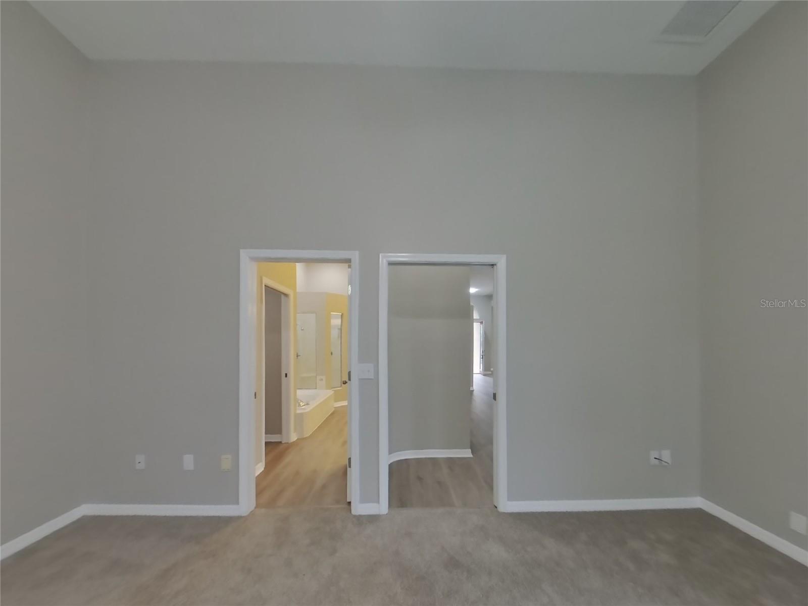 Image 12 of 27 For 18708 Forest Glen Court