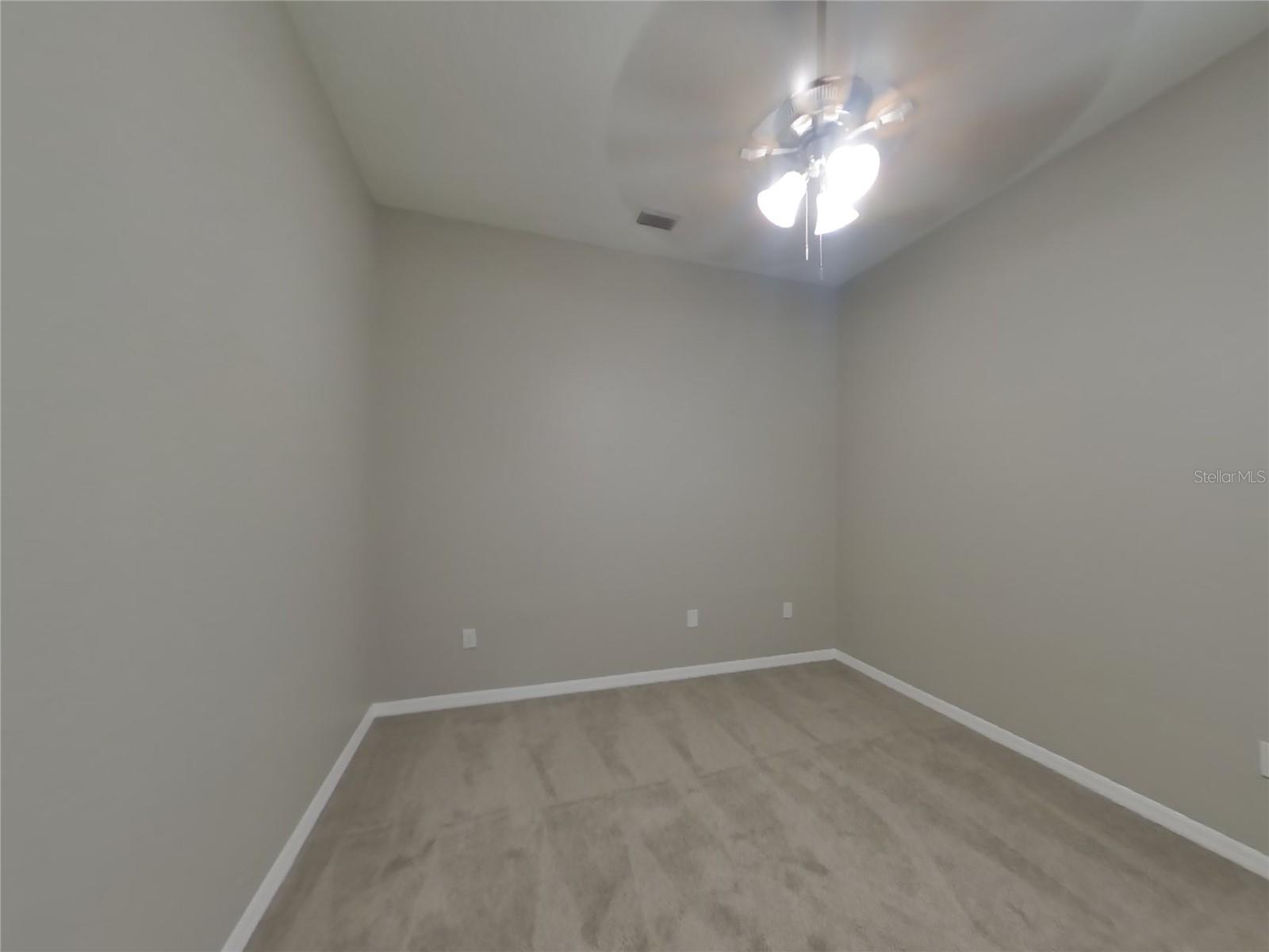 Image 18 of 27 For 18708 Forest Glen Court