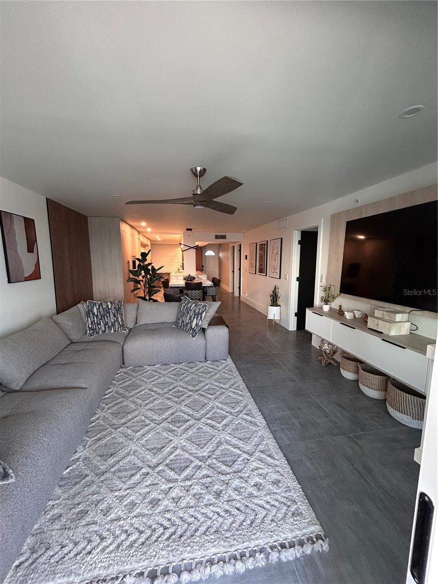Image 11 of 70 For 17940 Gulf Boulevard 12d
