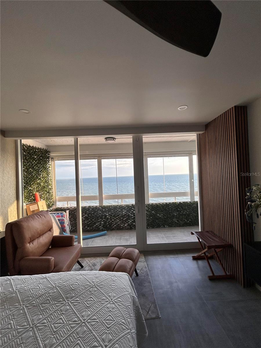Image 12 of 70 For 17940 Gulf Boulevard 12d