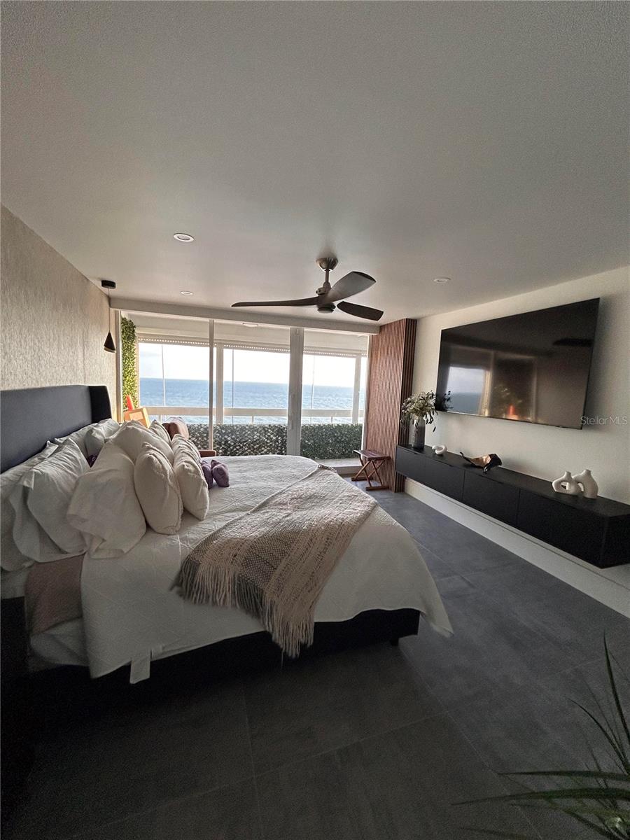 Image 15 of 70 For 17940 Gulf Boulevard 12d