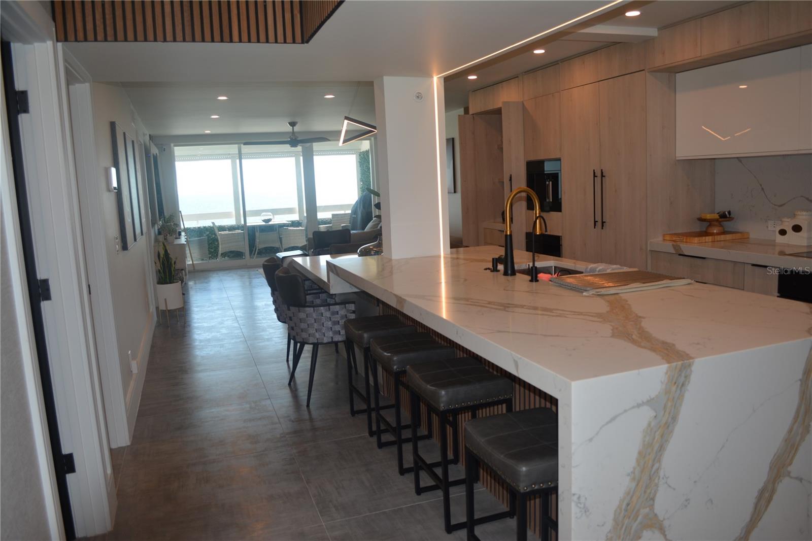 Image 23 of 70 For 17940 Gulf Boulevard 12d