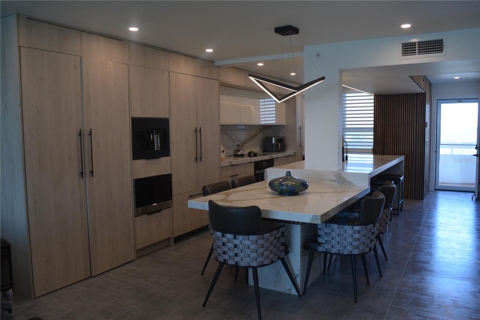 Image 34 of 70 For 17940 Gulf Boulevard 12d