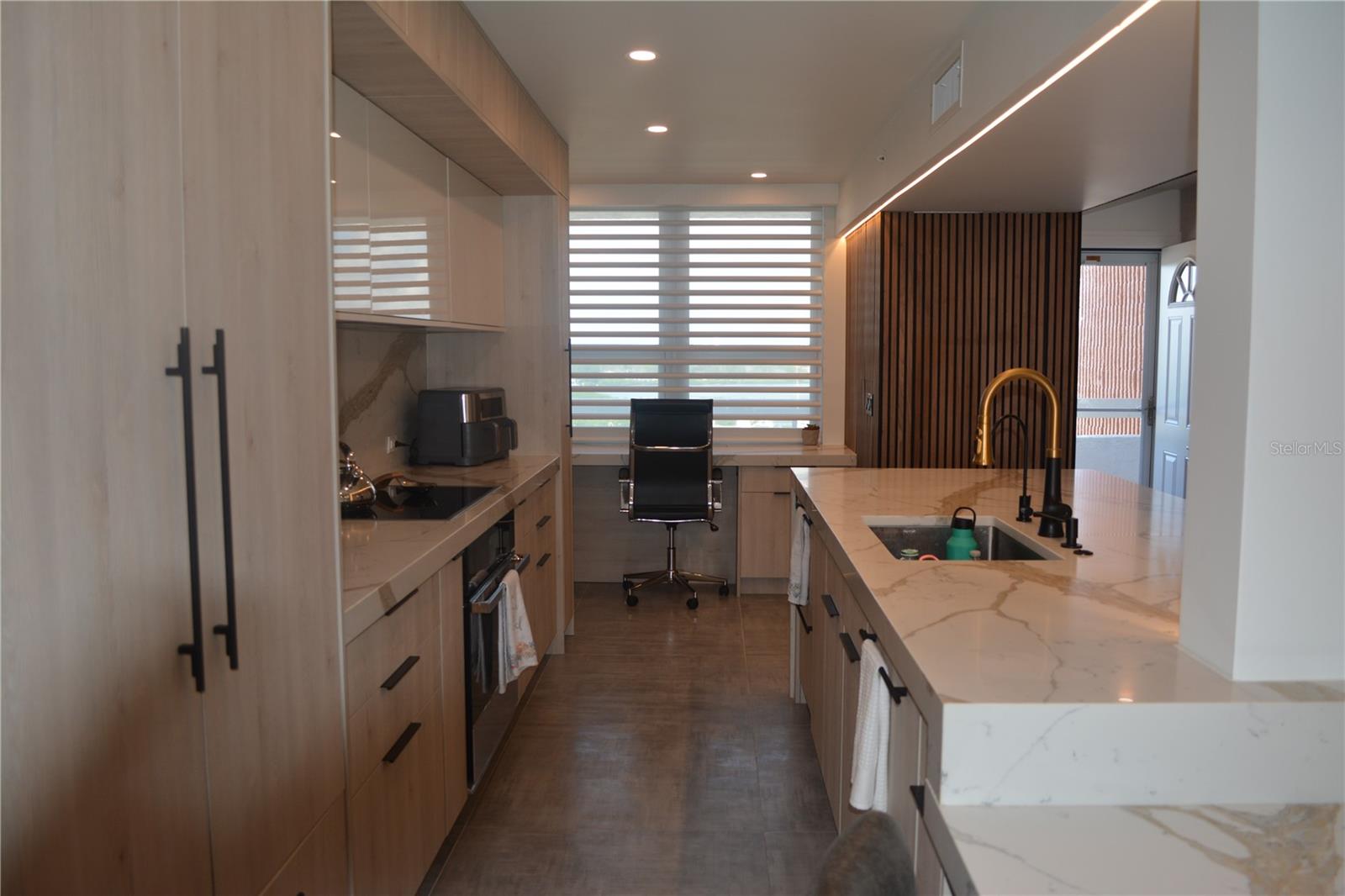 Image 35 of 70 For 17940 Gulf Boulevard 12d