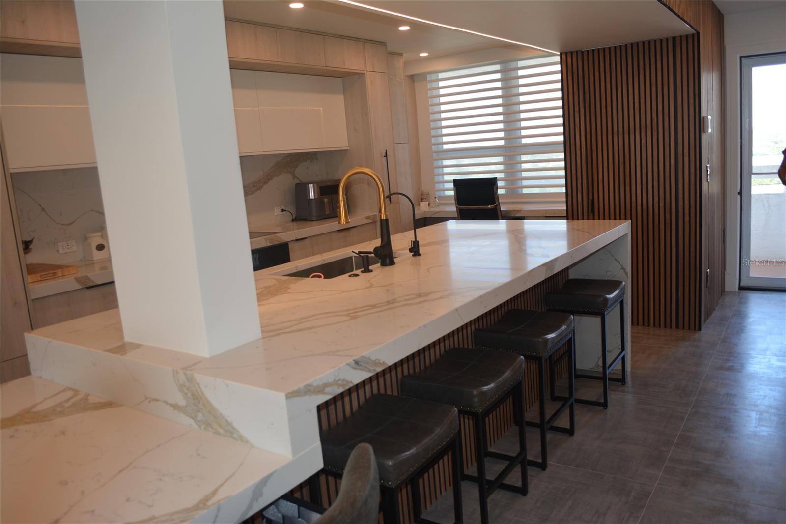 Image 39 of 70 For 17940 Gulf Boulevard 12d