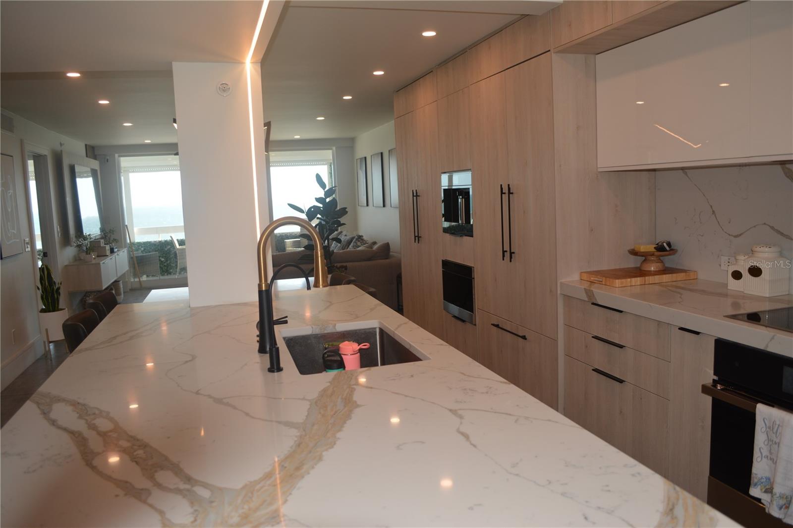 Image 43 of 70 For 17940 Gulf Boulevard 12d