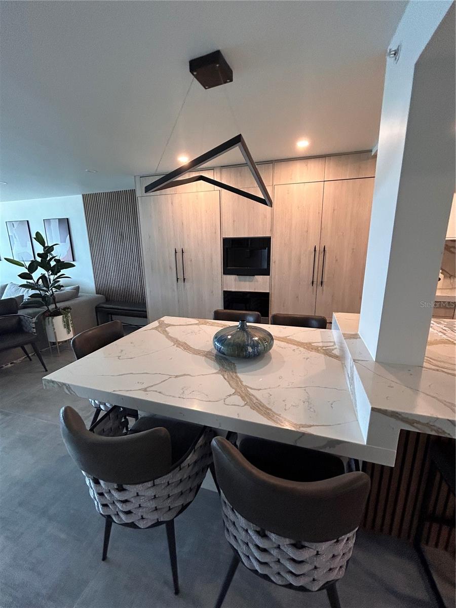 Image 5 of 70 For 17940 Gulf Boulevard 12d