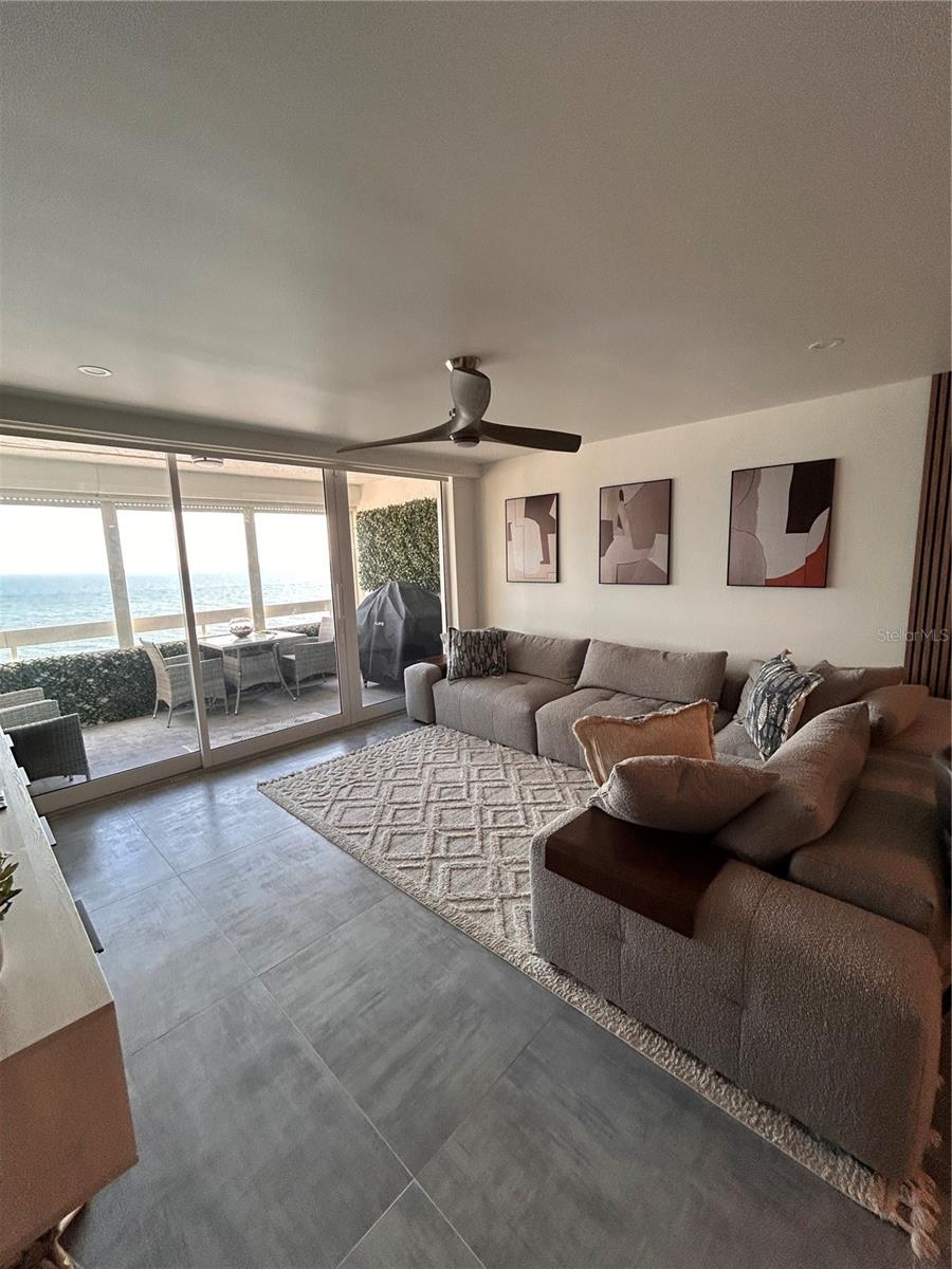 Image 8 of 70 For 17940 Gulf Boulevard 12d