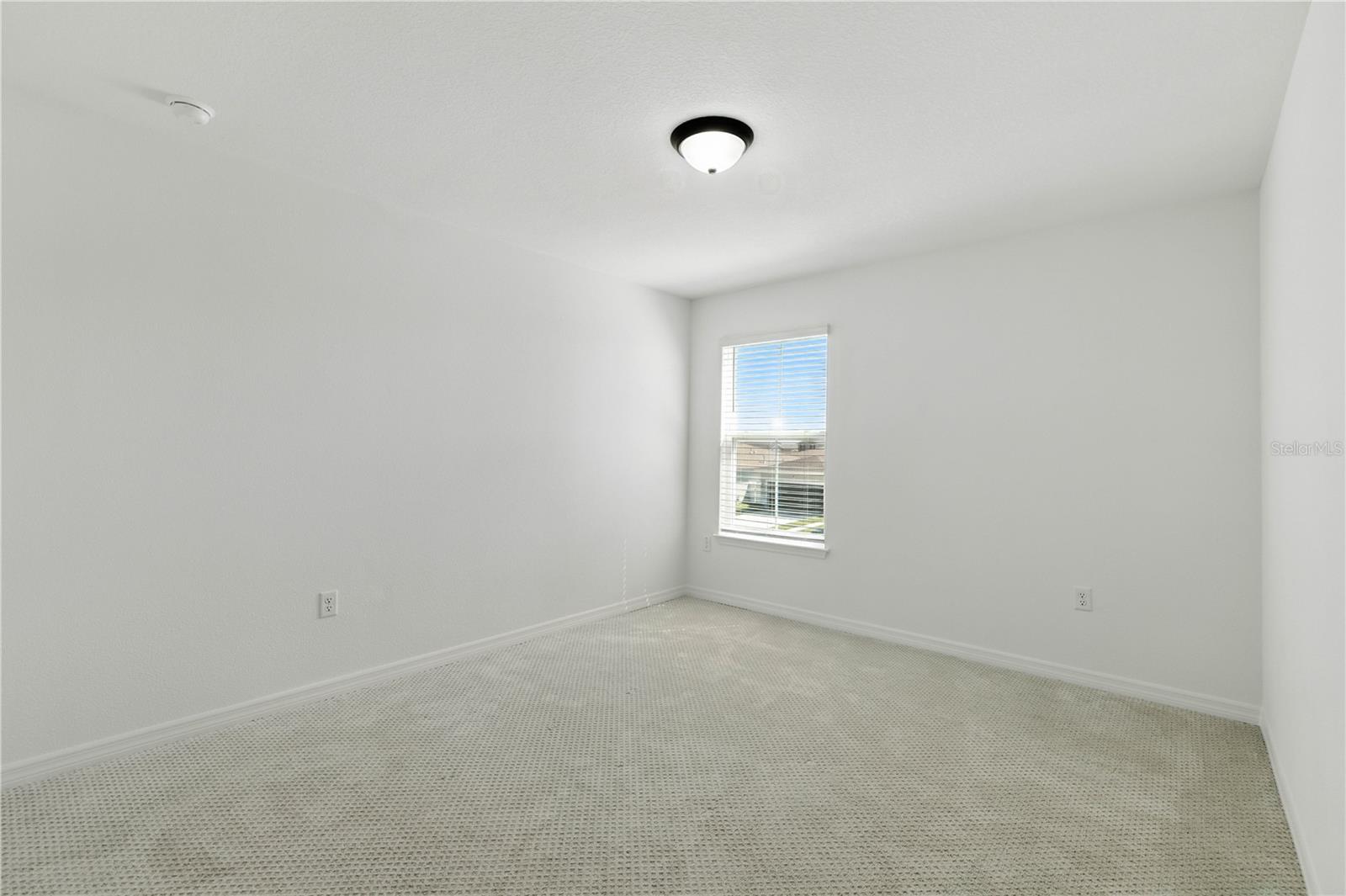 Image 40 of 68 For 5926 76 Court
