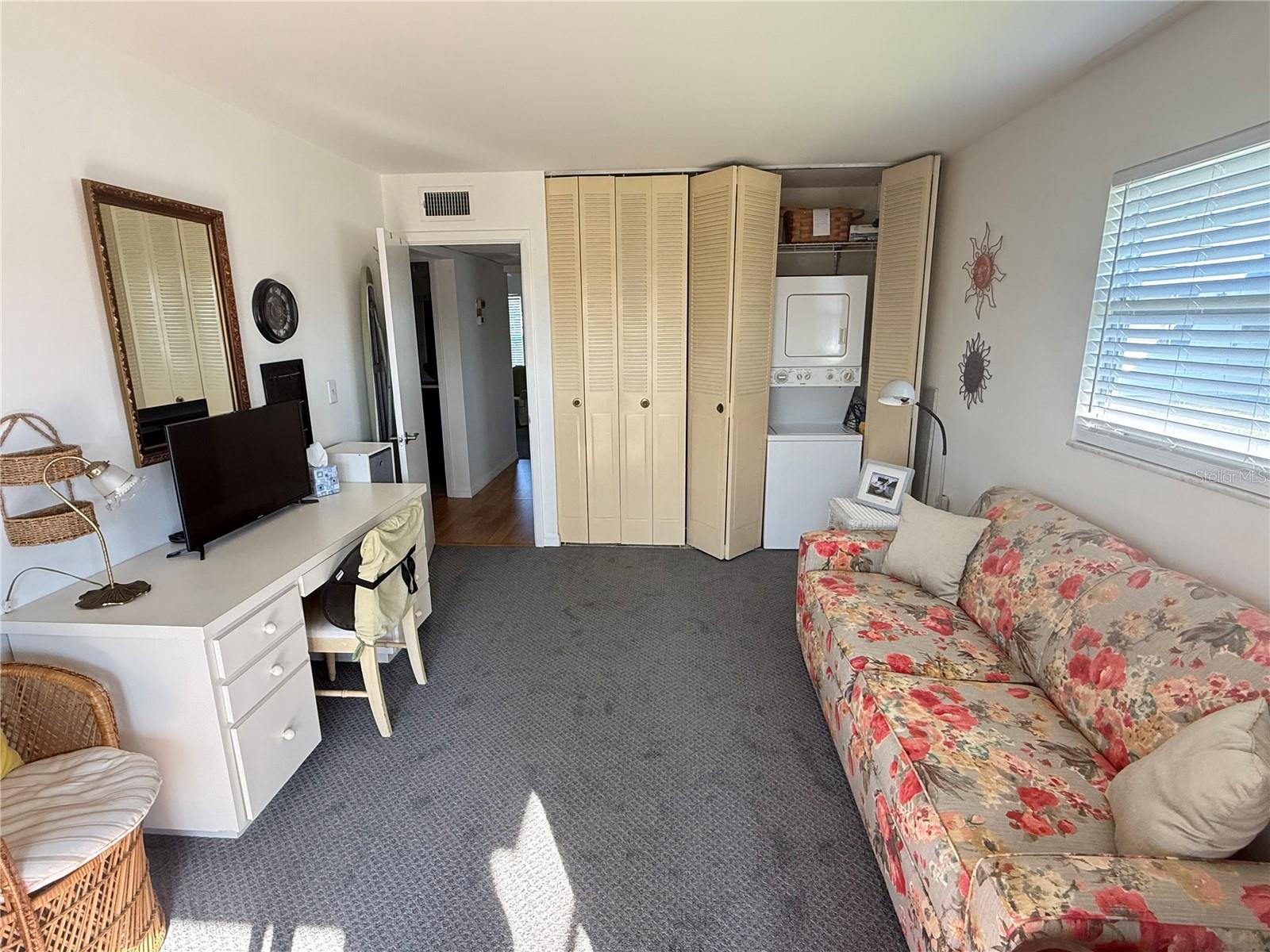 Image 22 of 27 For 205 Andover Place N 101