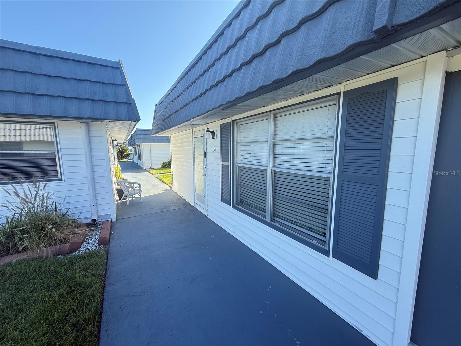 Image 6 of 27 For 205 Andover Place N 101